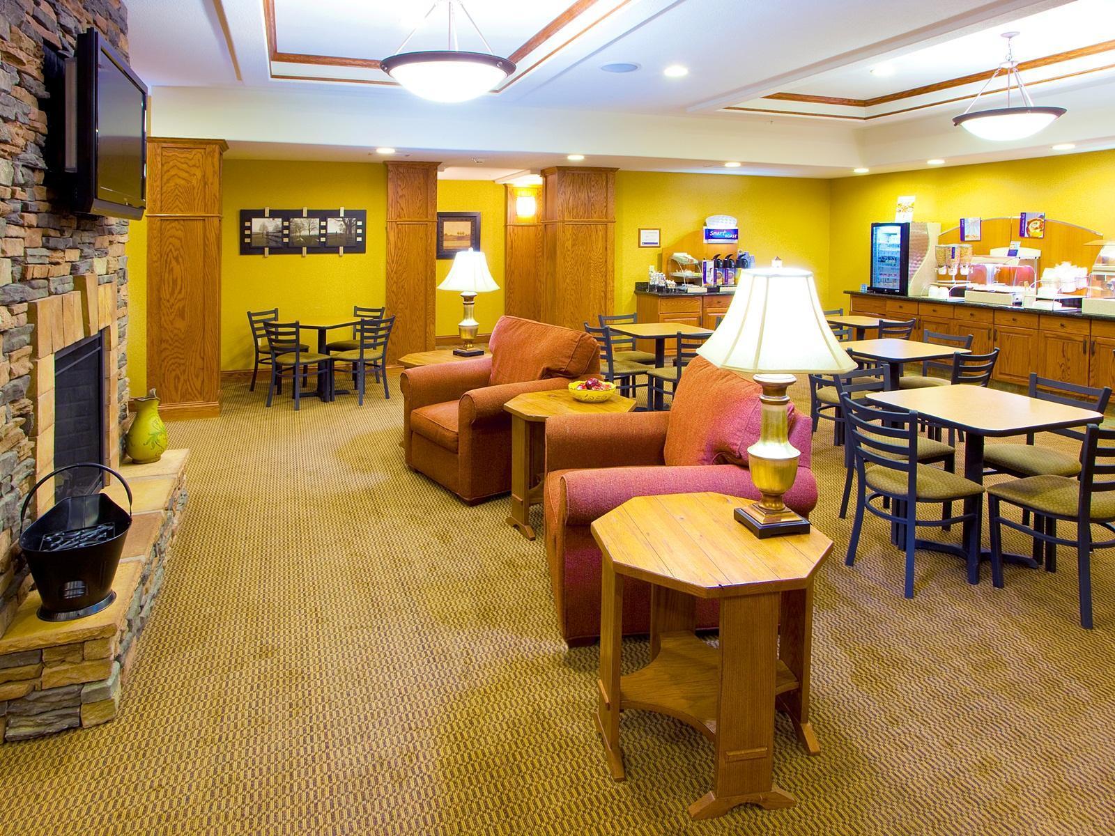 Holiday Inn Express Hotel & Suites Weston By Ihg Exterior foto